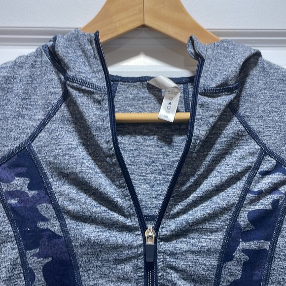 ♻️Sport's Jacket - Picture 2 of 4